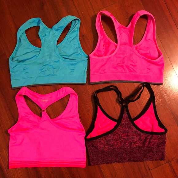 Four sports bras size xs - Picture 2 of 4